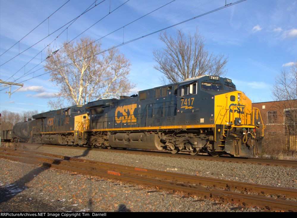 CSX 7417 leads M403